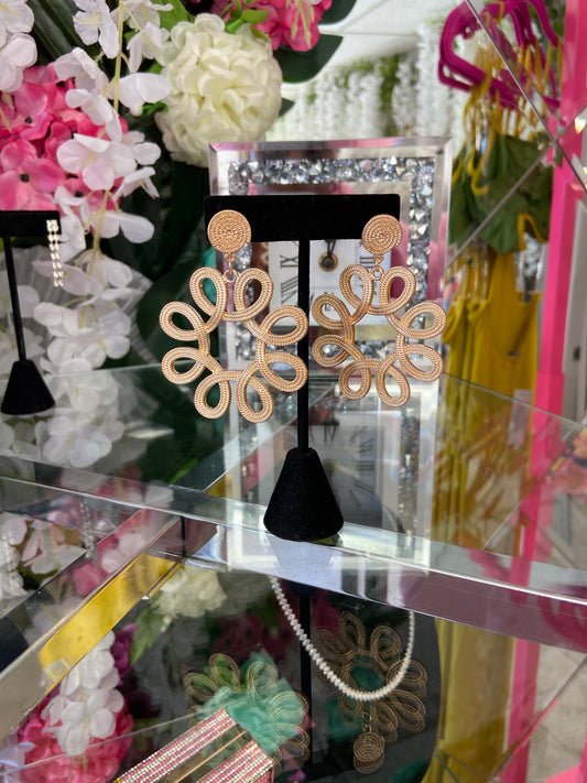 Beautiful Twirl Earrings